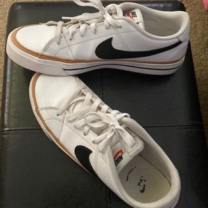 Nine men’s sneakers size US9.5